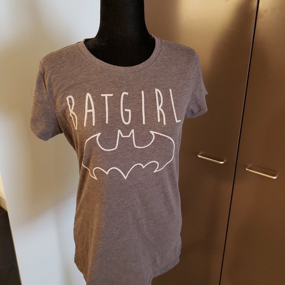 Batgirl T-shirt Size Large - Picture 6 of 6